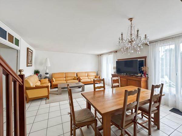 Maison individuelle à VAUREAL 5 chambres - 130m²