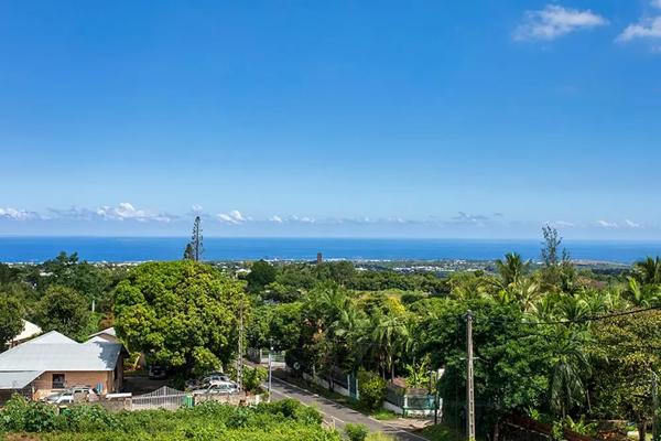 Maison à vendre 4 pièces 88m² Saint-Pierre (97432)