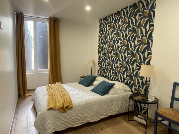 MAISON DE CARACTERE RENOVEE // CENTRE BOURG MONTS/GUESNES