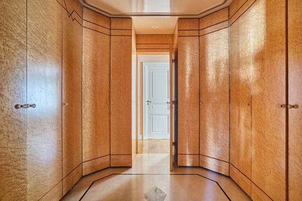 A vendre - Appartement familial traversant de 158.07 m2 avec balcons