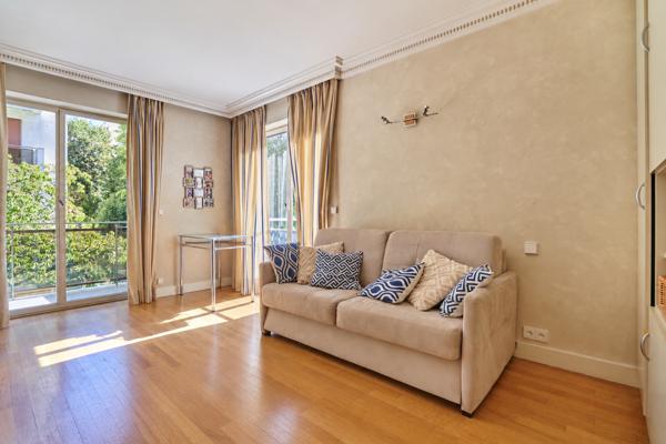 A vendre - Appartement familial traversant de 158.07 m2 avec balcons