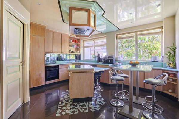 A vendre - Appartement familial traversant de 158.07 m2 avec balcons