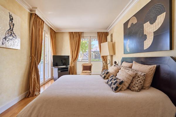 A vendre - Appartement familial traversant de 158.07 m2 avec balcons