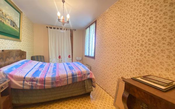 Maison à vendre    5 pièces •  Puylaroque