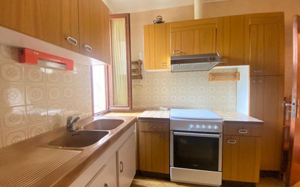 Maison à vendre    5 pièces •  Puylaroque