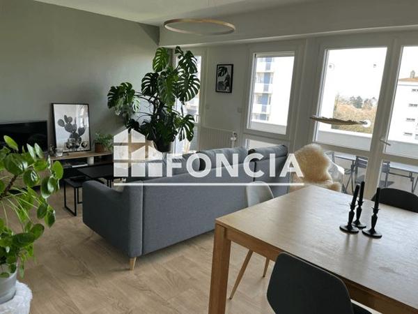 Location Appartement 3 pièces 63.78 m² - 7 ALLEE RUBENS Cholet 49300