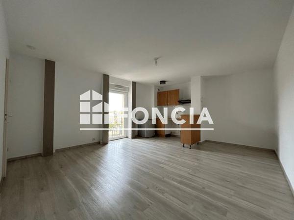 Location Appartement 2 pièces 39.21 m² - 40 BIS ROUTE DE GENCAY Poitiers 86000