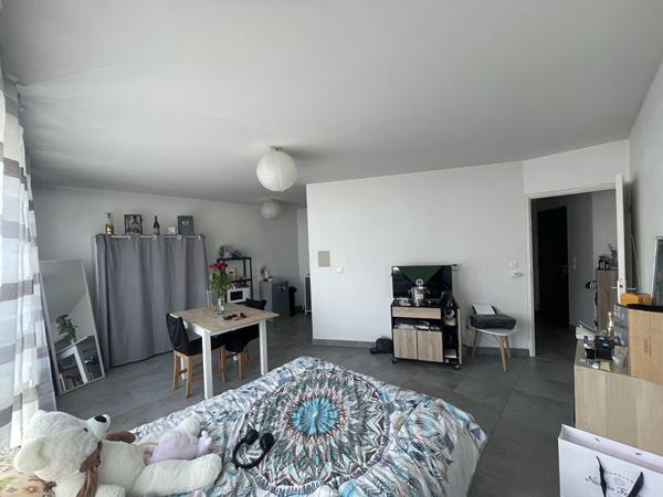 Appartement Reims 1 pièce(s) 28 m2 - NON MEUBLE