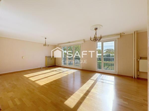 Grand appartement de 4 pièces