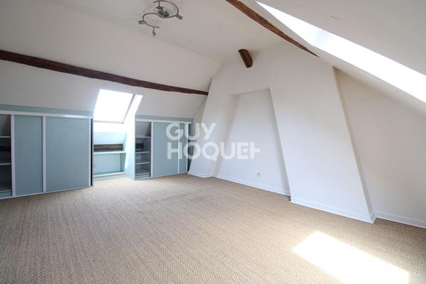 APPARTEMENT EN CENTRE-VILLE de COUBERT