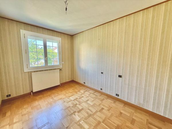 Maison avec sous-sol , situé à Saint Jean De Braye, 6 pièces, surface au sol 130m².