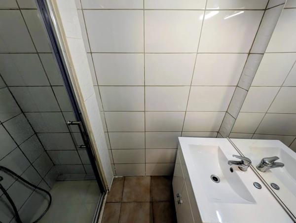 Vente                                                      Appartement
                        
                     5 pièces                      90 m2                     à Martigues