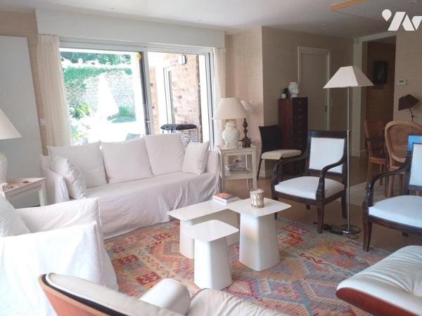 PROCHE PORT T4 de 90m² avec jardin privatif de 200m² Garage (+partie cave) et parking