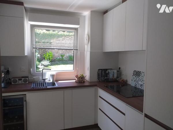 PROCHE PORT T4 de 90m² avec jardin privatif de 200m² Garage (+partie cave) et parking