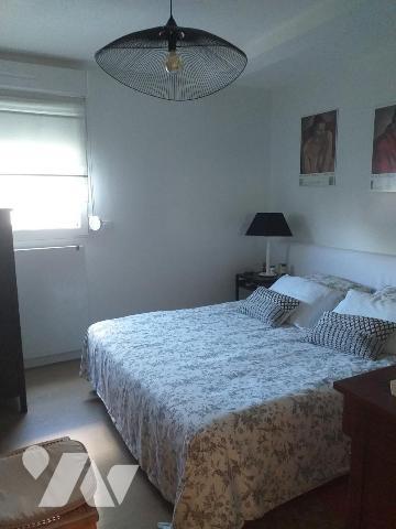 PROCHE PORT T4 de 90m² avec jardin privatif de 200m² Garage (+partie cave) et parking