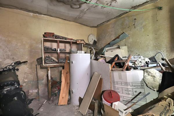 Vaste bâtisse de caractère début du XXème siècle Maisons Laffitte 10 pièce(s) 200 m2, cour intérieure, cave voutée !