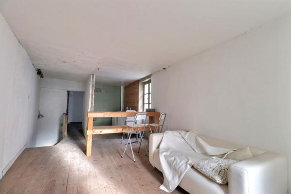 Vaste bâtisse de caractère début du XXème siècle Maisons Laffitte 10 pièce(s) 200 m2, cour intérieure, cave voutée !