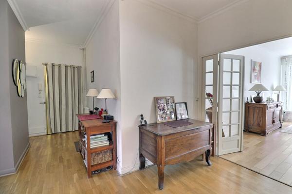 Appartement Mesnil-le-roi 5p 3ch 109 m2