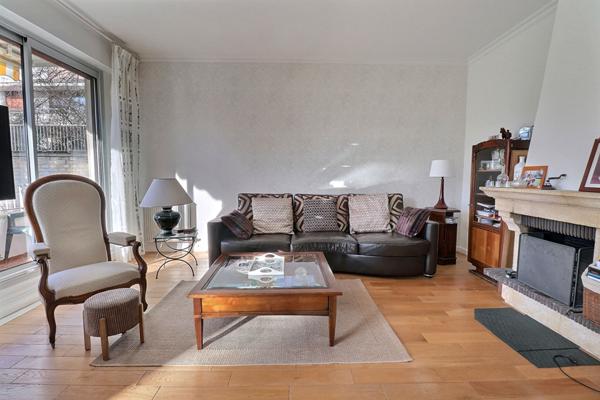 Appartement Mesnil-le-roi 5p 3ch 109 m2