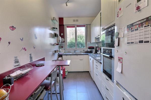 Appartement Mesnil-le-roi 5p 3ch 109 m2