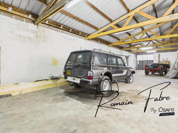Hangar de 600m2 avec 3 logements indépendants entièrement rénovés