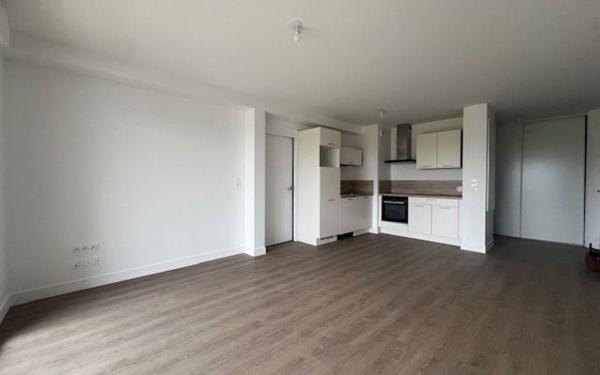 Appartement à louer    3 pièces •  Ploudalmézeau