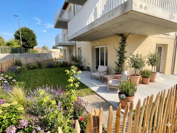 Vie en Coeur de Bourg - Jardin/Parkings