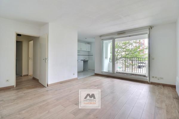 BORDEAUX quartier Sainte-Croix, à vendre appartement avec une chambre, balcon et parking couvert sécurisé