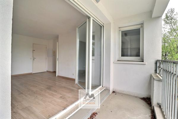 BORDEAUX quartier Sainte-Croix, à vendre appartement avec une chambre, balcon et parking couvert sécurisé
