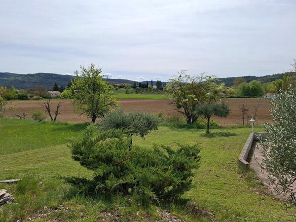 MAISON INDIVIDUELLE DE PLAIN-PIED 118 M² 6 PIECES 4 CHAMBRES AVEC PISCINE SUR 2400 M² DE TERRAIN