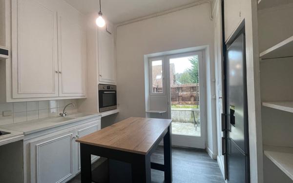 Appartement à louer    3 pièces • 92,62 m2 Étampes