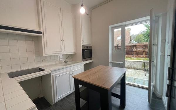 Appartement à louer    3 pièces • 92,62 m2 Étampes