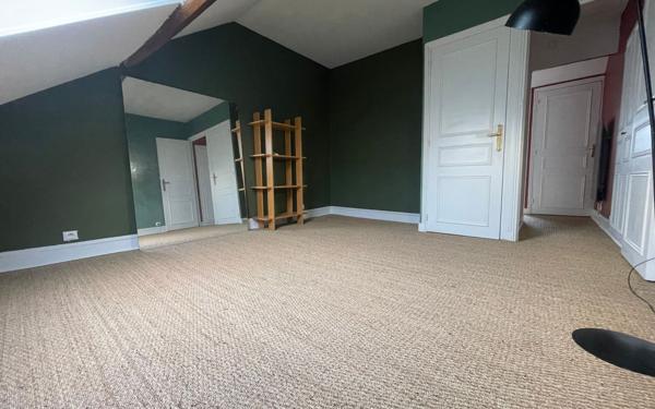 Appartement à louer    3 pièces • 92,62 m2 Étampes