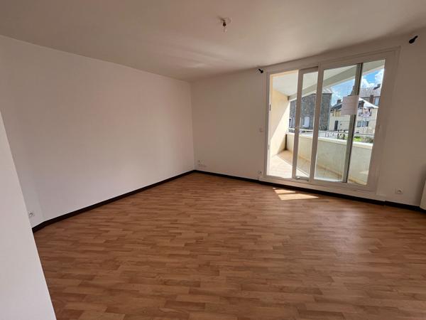 A LOUER Appartement 2 chambres à Montreuil-sur-Ille - Gare à pied