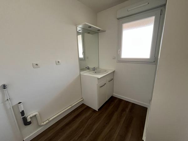A LOUER Appartement 2 chambres à Montreuil-sur-Ille - Gare à pied