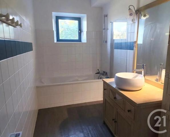 Appartement T3 à vendre  3 pièces - 86,67 m 2   SURZUR  - 56