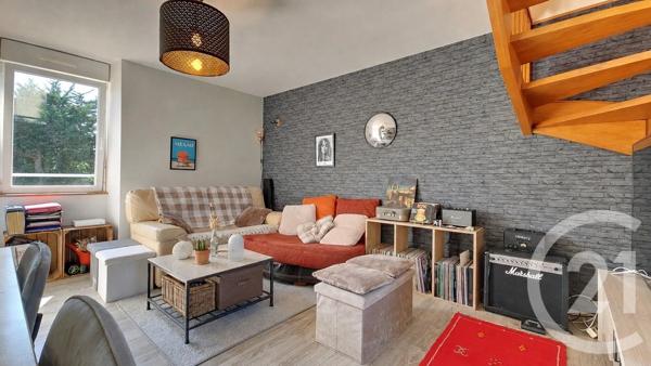 Appartement T3 à vendre  3 pièces - 47 m 2   THEIX NOYALO  - 56