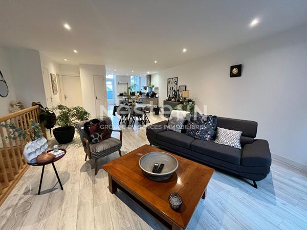 A LOUER - APPARTEMENT 3 CHAMBRES AVEC TERRASSE - CENTRE VILLE DE LOCMINE