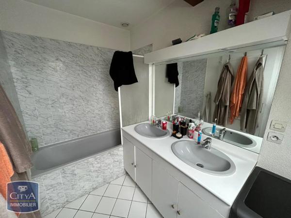 Appartement à louer 5 pièces 112m²