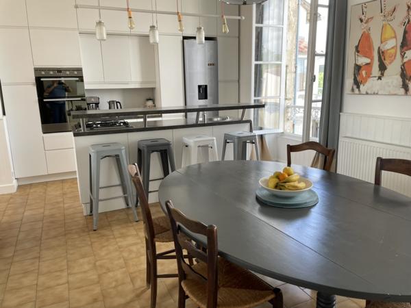 Maison de Village avec piscine et garages Muron (17430)