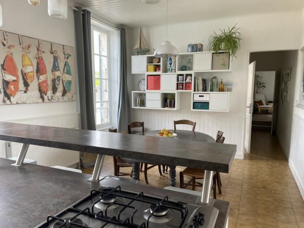 Maison de Village avec piscine et garages Muron (17430)