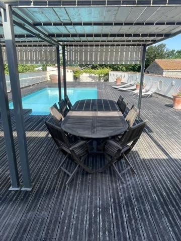 Maison de Village avec piscine et garages Muron (17430)