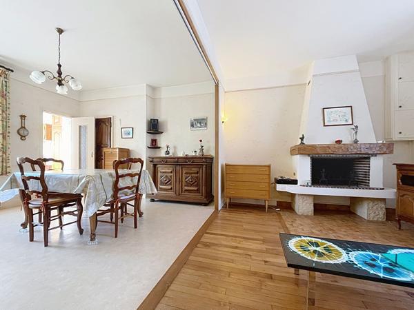 ORLEANS Saint Vincent- MAISON DE VILLE de 132M2 - 4 CHAMBRES - JARDIN - CAVE - DEPENDANCES - A 1h de Paris