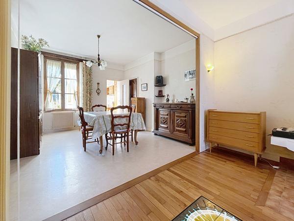 ORLEANS Saint Vincent- MAISON DE VILLE de 132M2 - 4 CHAMBRES - JARDIN - CAVE - DEPENDANCES - A 1h de Paris