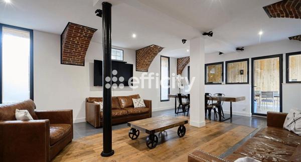 Maison
         5 pièces
        - 219 m² 330 000 € *