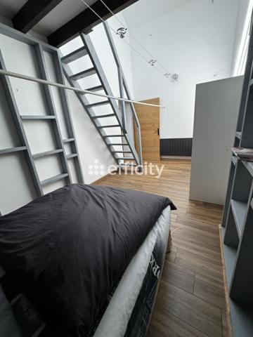Maison
         5 pièces
        - 219 m² 330 000 € *
