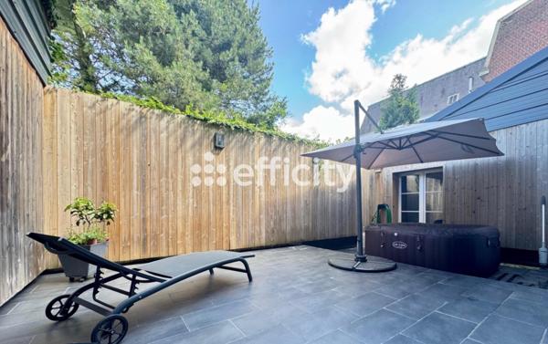 Maison
         5 pièces
        - 219 m² 330 000 € *