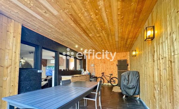 Maison
         5 pièces
        - 219 m² 330 000 € *