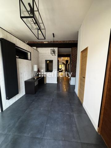 Maison
         5 pièces
        - 219 m² 330 000 € *