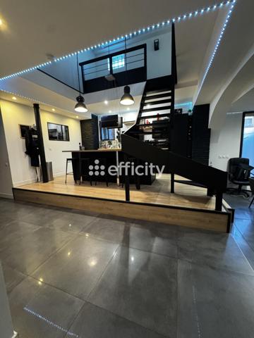 Maison
         5 pièces
        - 219 m² 330 000 € *